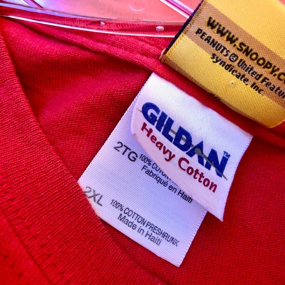 Peanuts Red Christmas Snowmen T-Shirt Snoopy Linus Woodstock Lucy - Picture 8 of 13